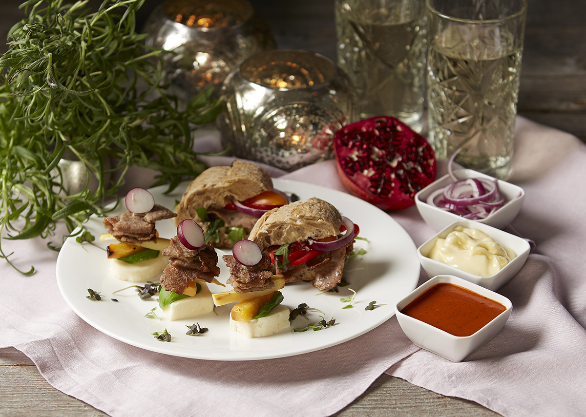 Illanistujaisten pikkusuolaiset – kebabtikut ja pienet kebabpatongit