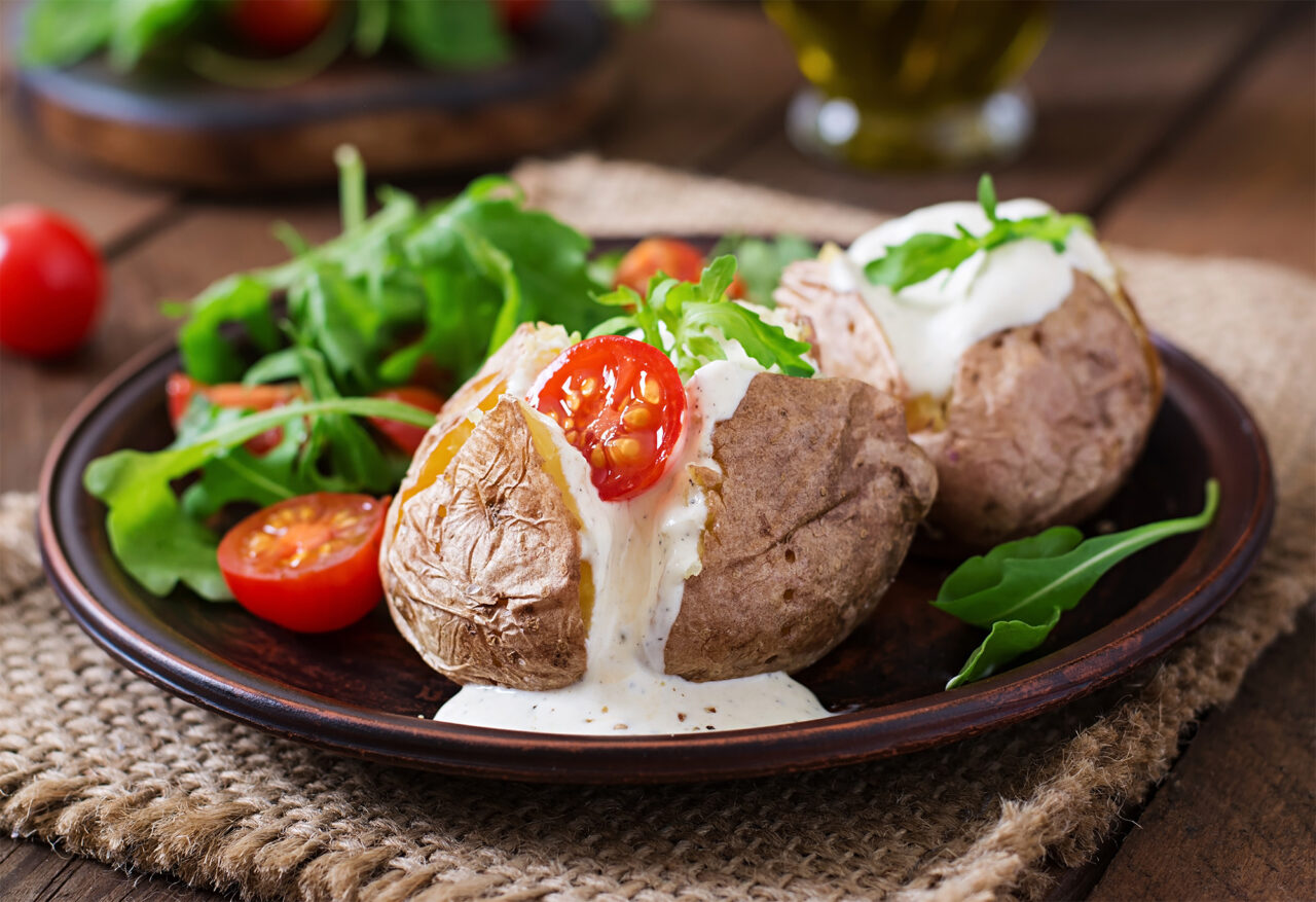 Ugnspotatis med kycklingkebab-texmexfyllning