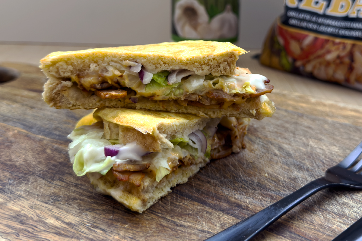 Äggtoast med kycklingkebab