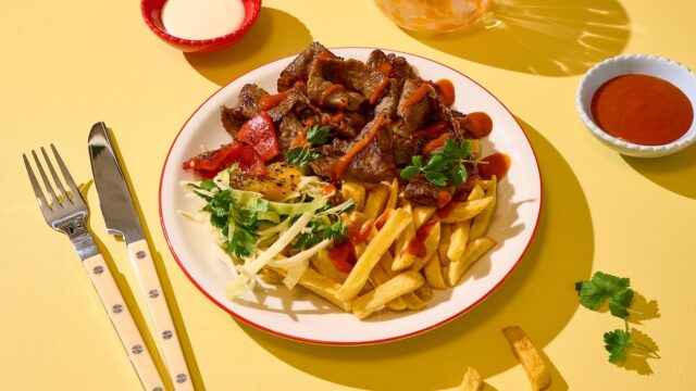 Klassinen kebab ranskalaisilla